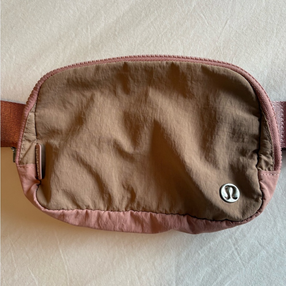 Lulu Lemon Everywhere Belt Bag 1L Blush - Picture 3 of 7